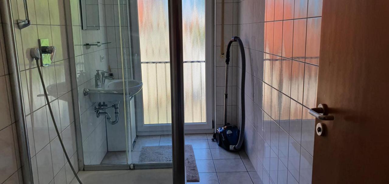 Outletcity Ferienwohnung 2 Metzingen  Esterno foto