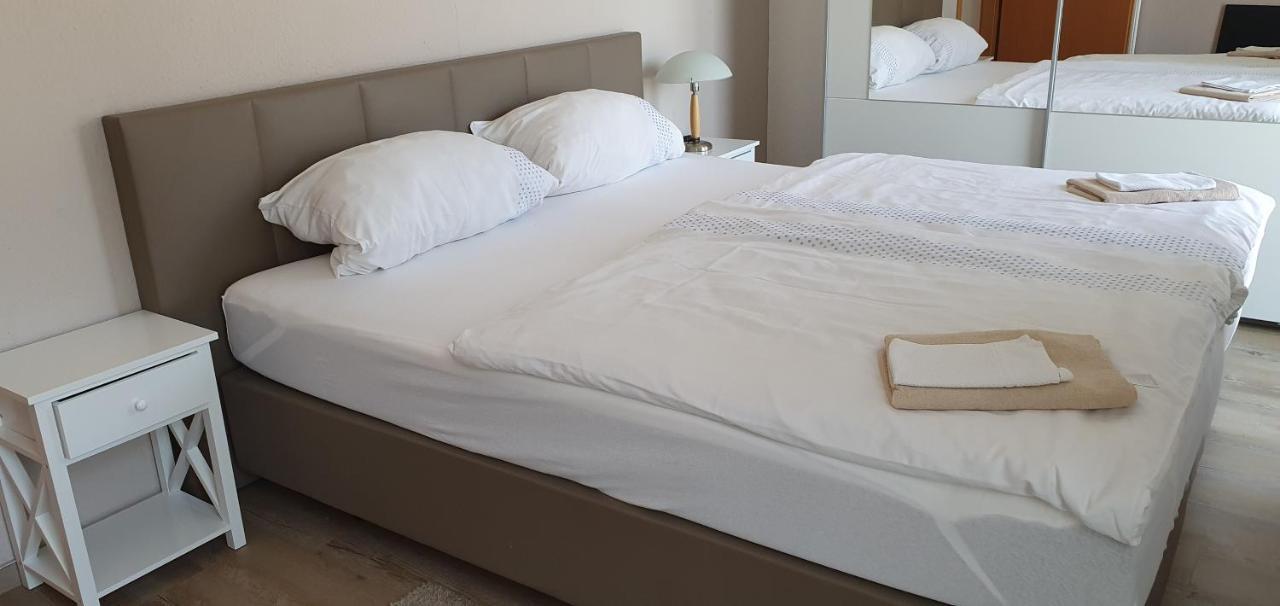 Outletcity Ferienwohnung 2 Metzingen  Esterno foto