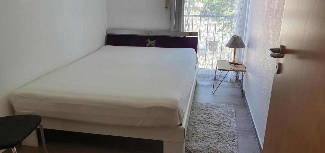 Outletcity Ferienwohnung 2 Metzingen  Esterno foto